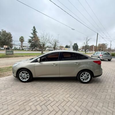 Ford Focus III 1.6 Sedan S