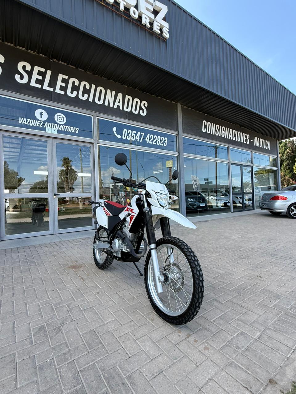 Honda Xr 250 Tornado.